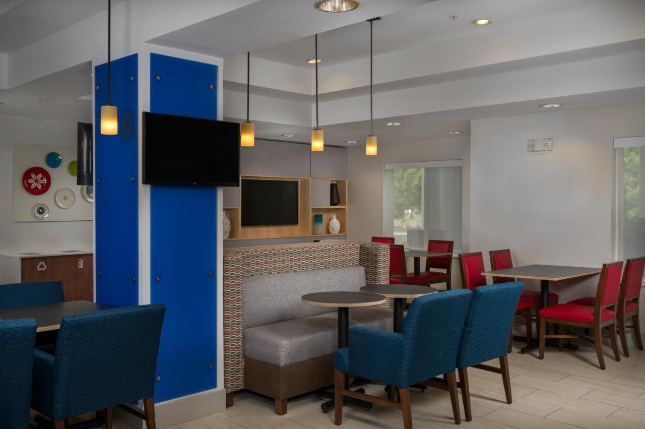 Holiday Inn Express Independence - Kansas City By Ihg Exterior foto